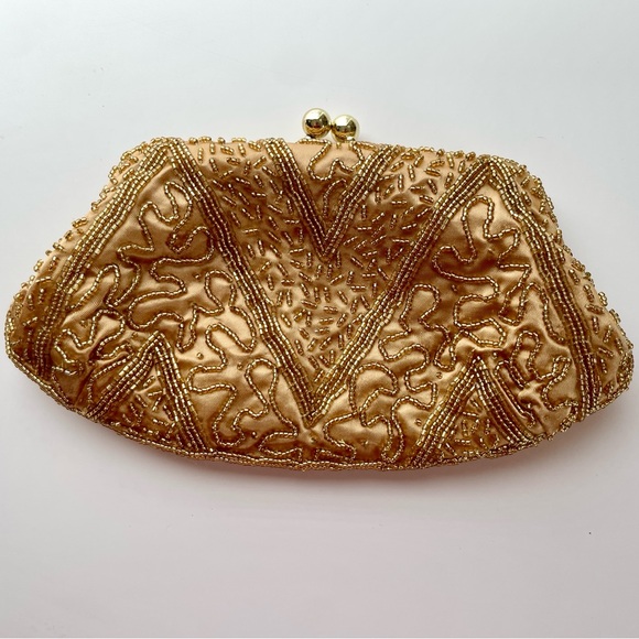 La Regale Handbags - Elegant Gold Vintage Beaded Clutch